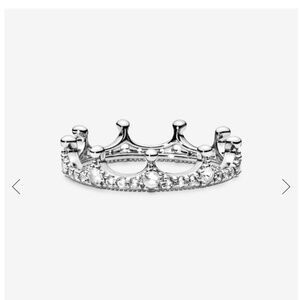 Sparkling crown ring